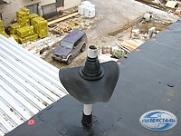 Ограждение на кровле промышленного здания