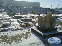 установка опалубки верхних фундаментов склада