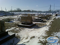 столбчатые фундаменты по средней оси здания