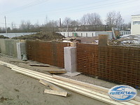 армирование подпорной стены склада