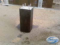 фундамент столбчатого типа засыпан частично